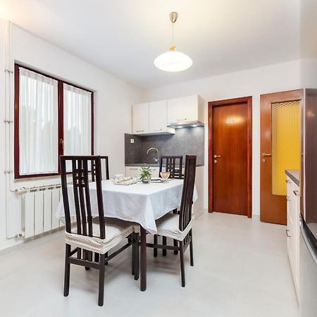 רוביני Apartments Carmelo מראה חיצוני תמונה