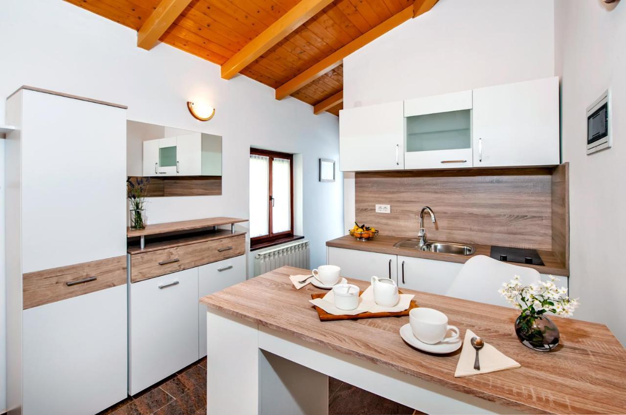 רוביני Apartments Carmelo מראה חיצוני תמונה