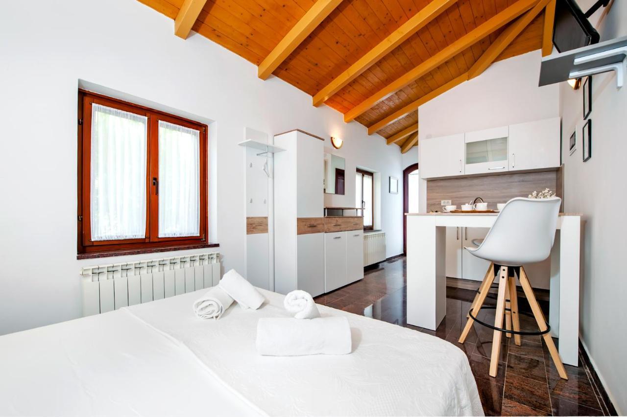 רוביני Apartments Carmelo מראה חיצוני תמונה