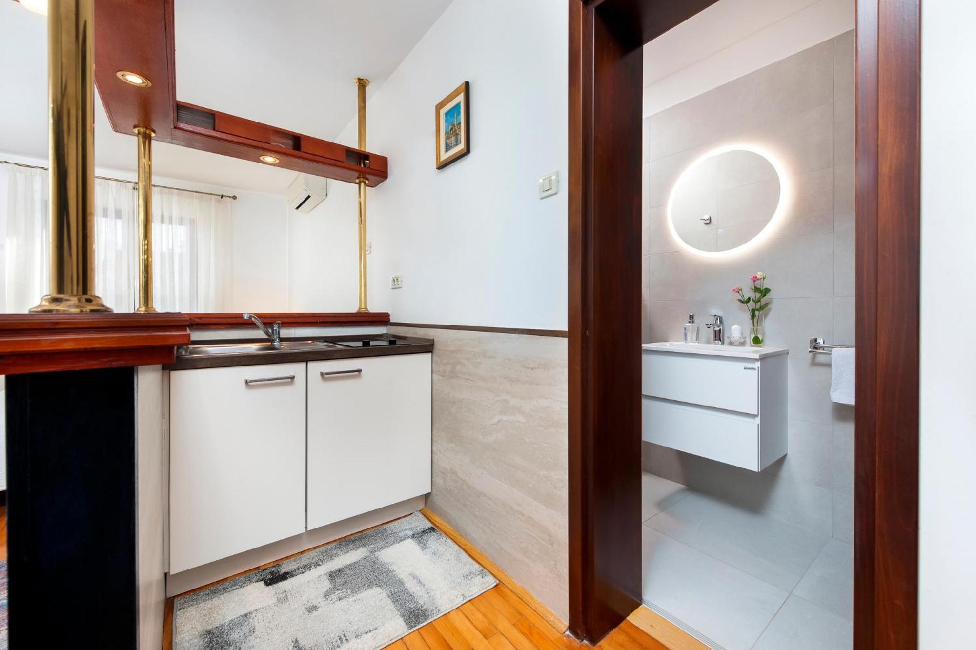 רוביני Apartments Carmelo מראה חיצוני תמונה
