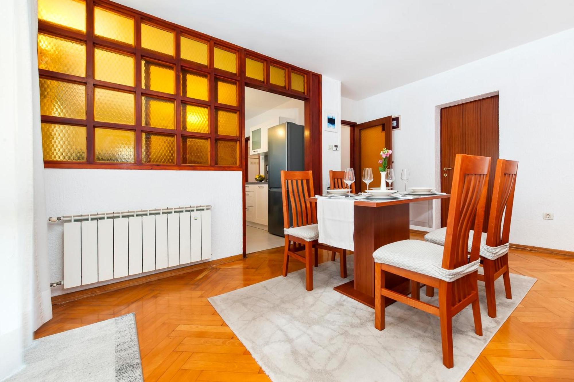 רוביני Apartments Carmelo מראה חיצוני תמונה
