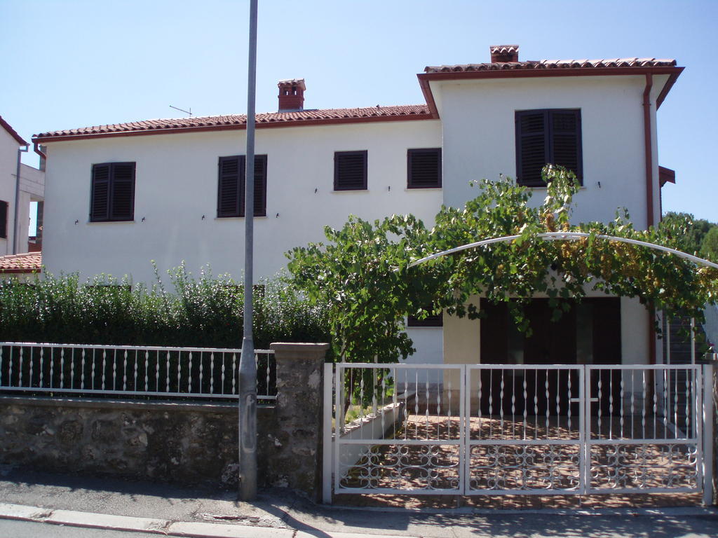 רוביני Apartments Carmelo מראה חיצוני תמונה