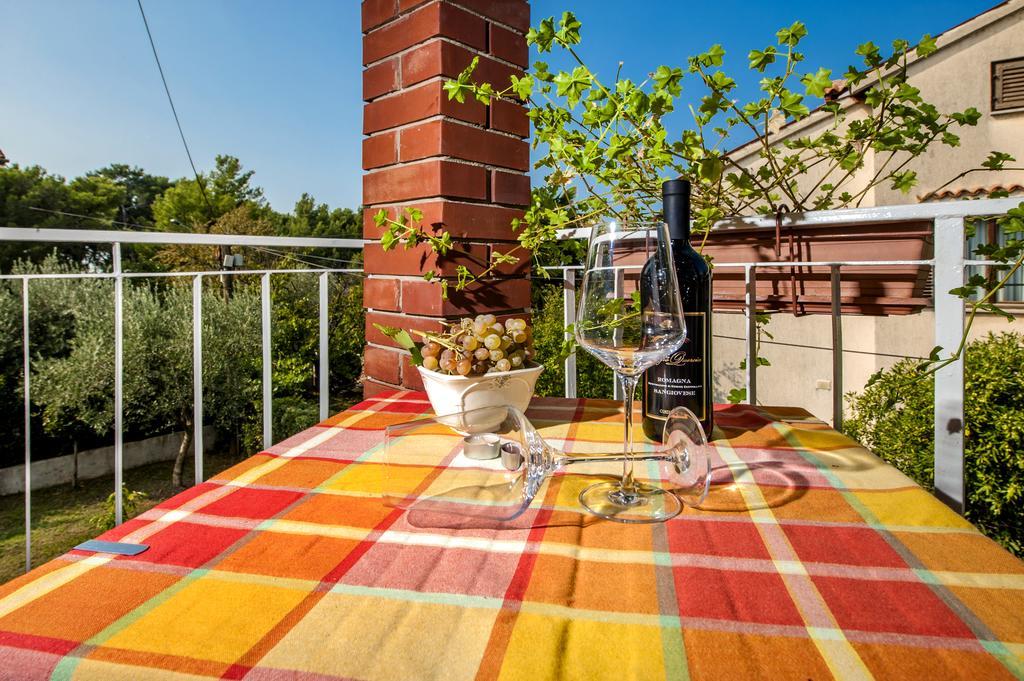 רוביני Apartments Carmelo מראה חיצוני תמונה
