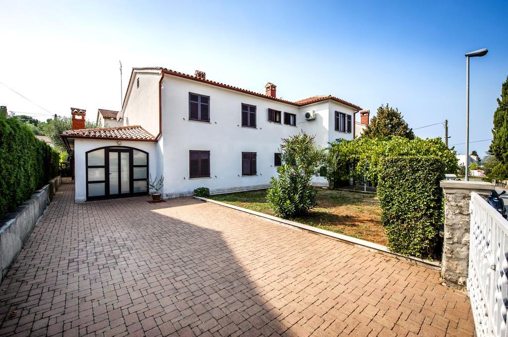 רוביני Apartments Carmelo מראה חיצוני תמונה