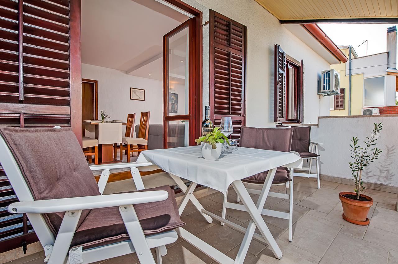 רוביני Apartments Carmelo מראה חיצוני תמונה