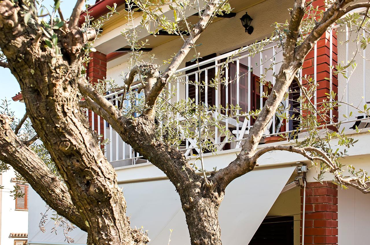 רוביני Apartments Carmelo מראה חיצוני תמונה
